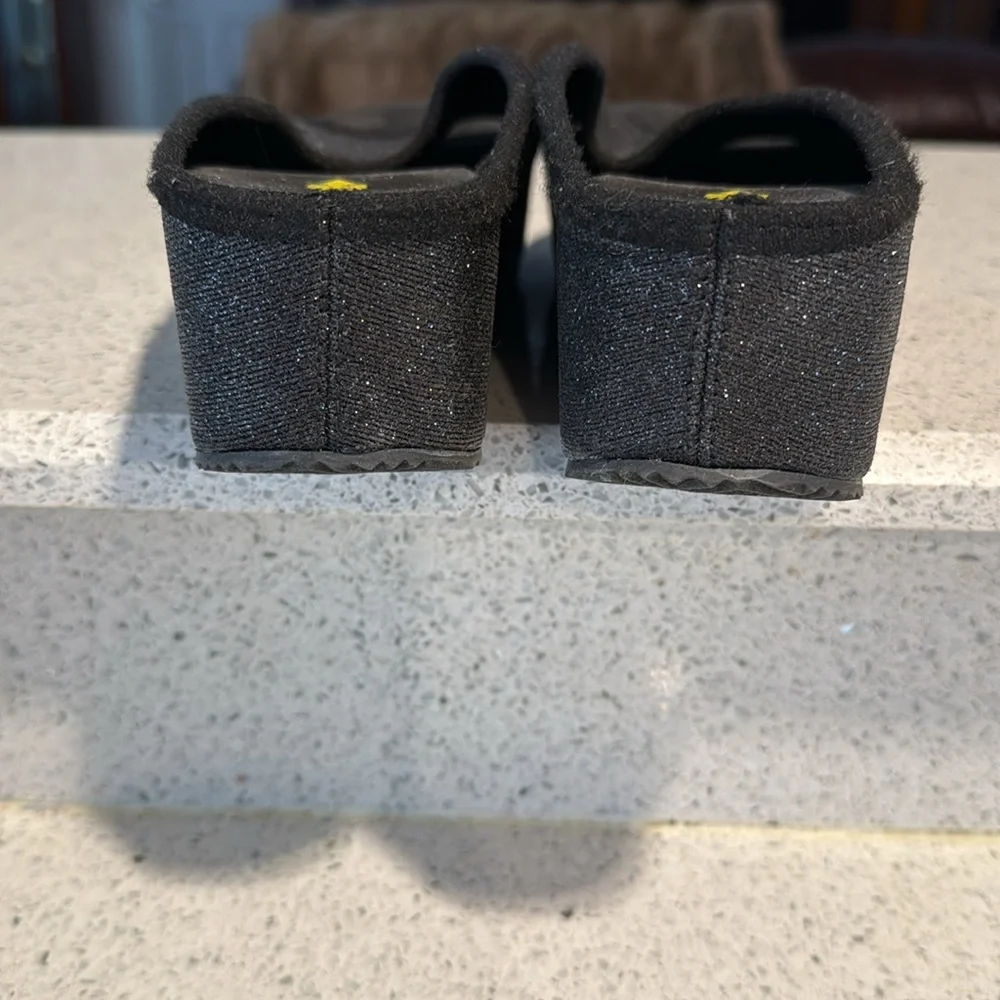 Volatile Black slip on sandal shiny/glitter size 8 - Picture 6 of 6